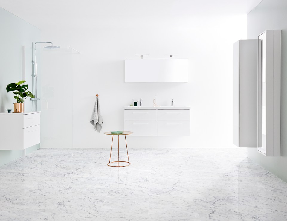 badrum-med-marmorgolv